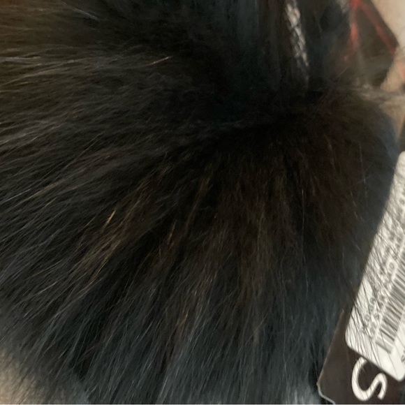 MITCHIE Scarf with Fox Fur Pom 🔥🔥 - Picture 5 of 7